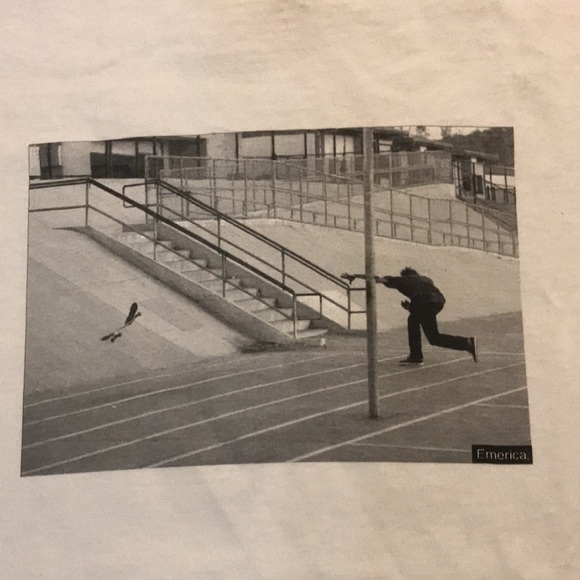 NWT Emerica Figgy focus tee - Picture 2 of 4